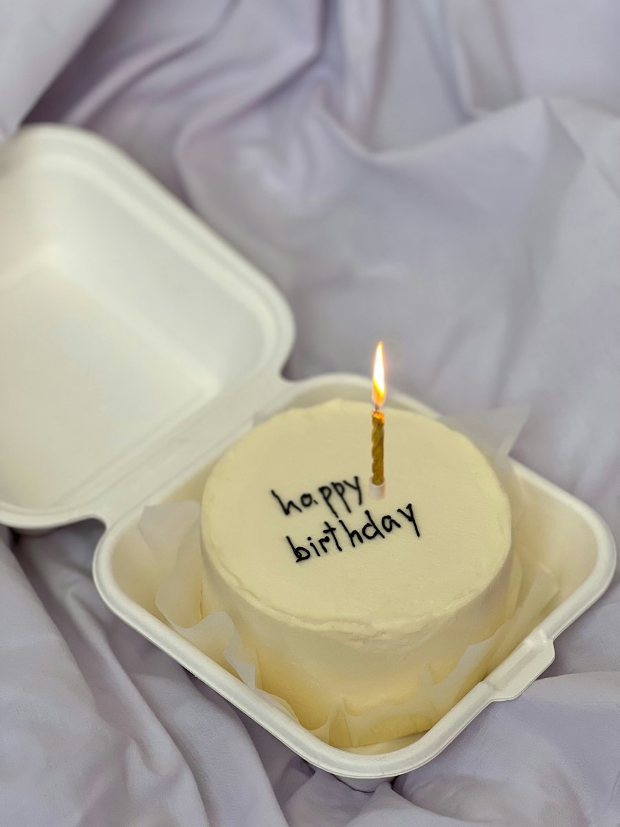A boxed cake ready to travel